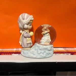 1998 Precious Moments Girl with Snowman Mini Waterball/Snowglobe